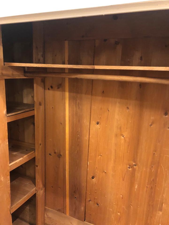 Schrank Antik Kleiderschrank Dielen Spiegel Möbel Vintage in Hamburg