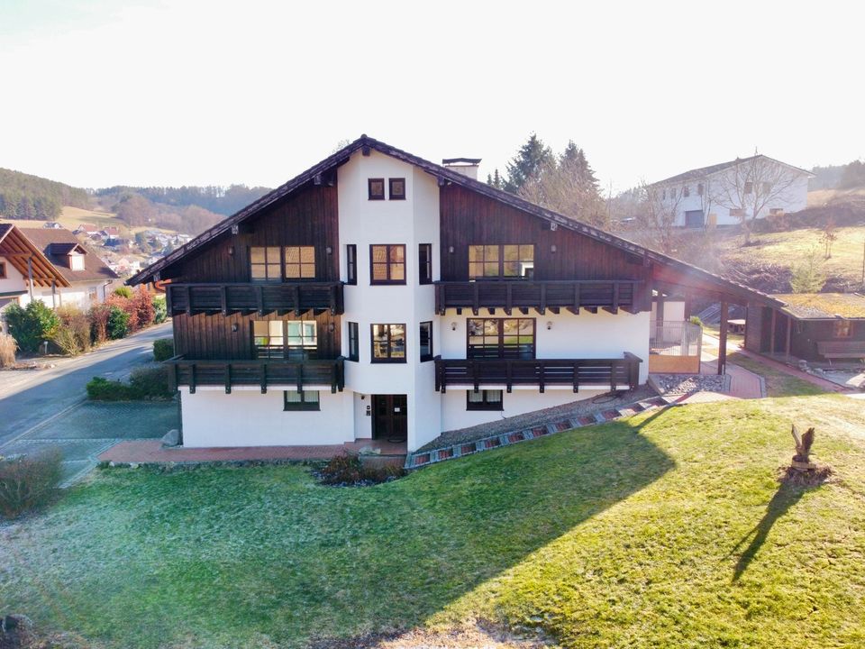 Traumhaftes Architektenhaus im Landhaus-Style mit XXL-Grundstück in Ortsrandlage von Weißenbrunn in Weißenbrunn Kreis Kronach