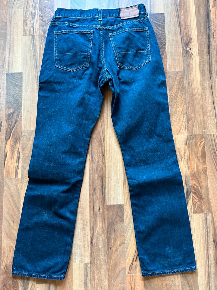 Tommy Hilfiger Herren, Jeans Mercer, Gr. 32/32 in Bremen