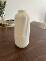 Unbenutzt neu Kunststoff Vase Creme / Blumenvase / beige Pankow - Prenzlauer Berg Vorschau