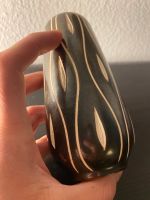 Signierte Keramik Vase/Intensiver Schwarz-Weiss-Kontrast/Höhe15cm Leipzig - Altlindenau Vorschau