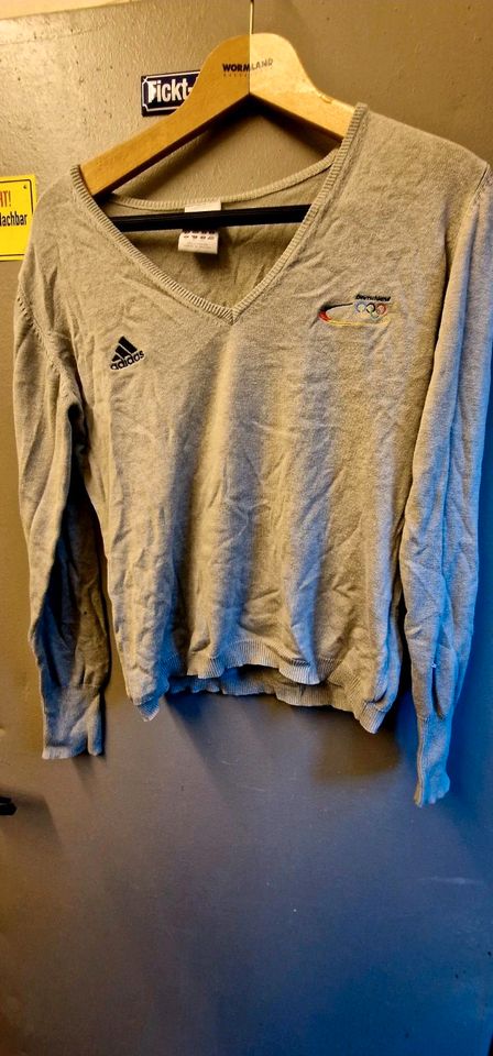 Adidas Pullover V-Ausschnitt grau Olympia in Hagen