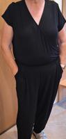 1 schwarzen Jumpsuit 48/50 Niedersachsen - Rhauderfehn Vorschau