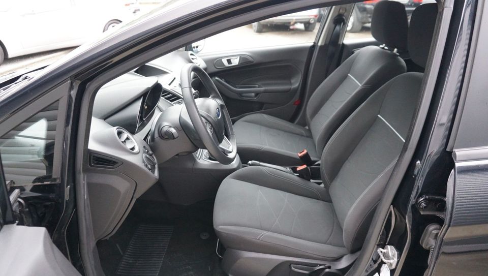 Ford Fiesta SYNC Edition Klima|8-Fach bereift|TÜV NEU in Niefern-Öschelbronn