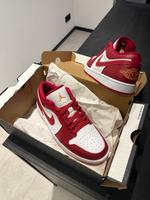 Nike Air Jordan 1 low Gr.42 EUR 8,5 NEU OVP red light Curry white Walle - Handelshäfen Vorschau