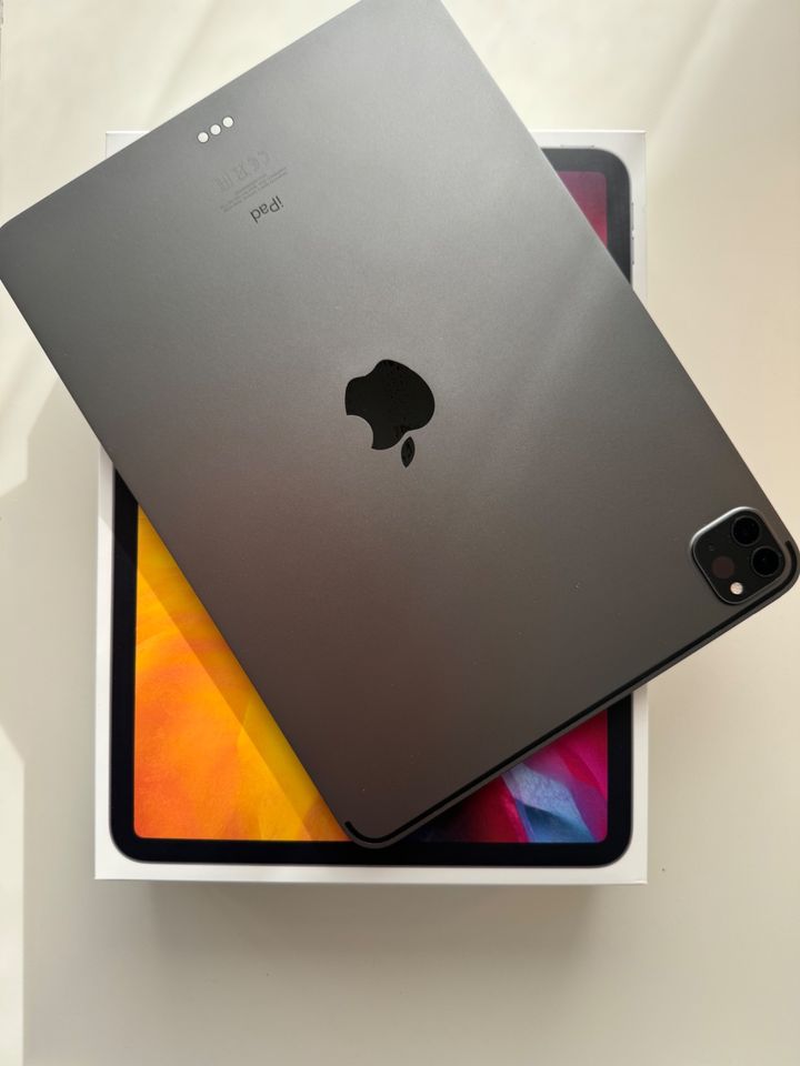 iPad Pro (11 Zoll, 2. Gen.), 128 GB Kapazität, Wi-Fi, Spacegrau in Marburg