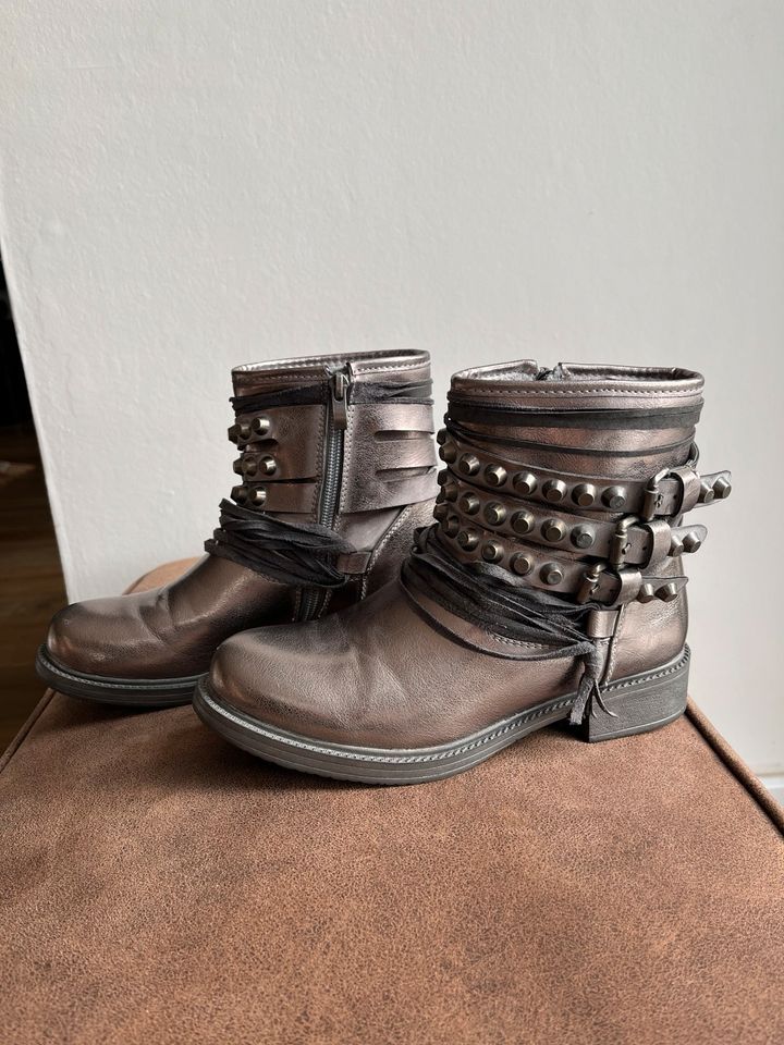 Boots, metallic Stiefeletten in Herzogenrath