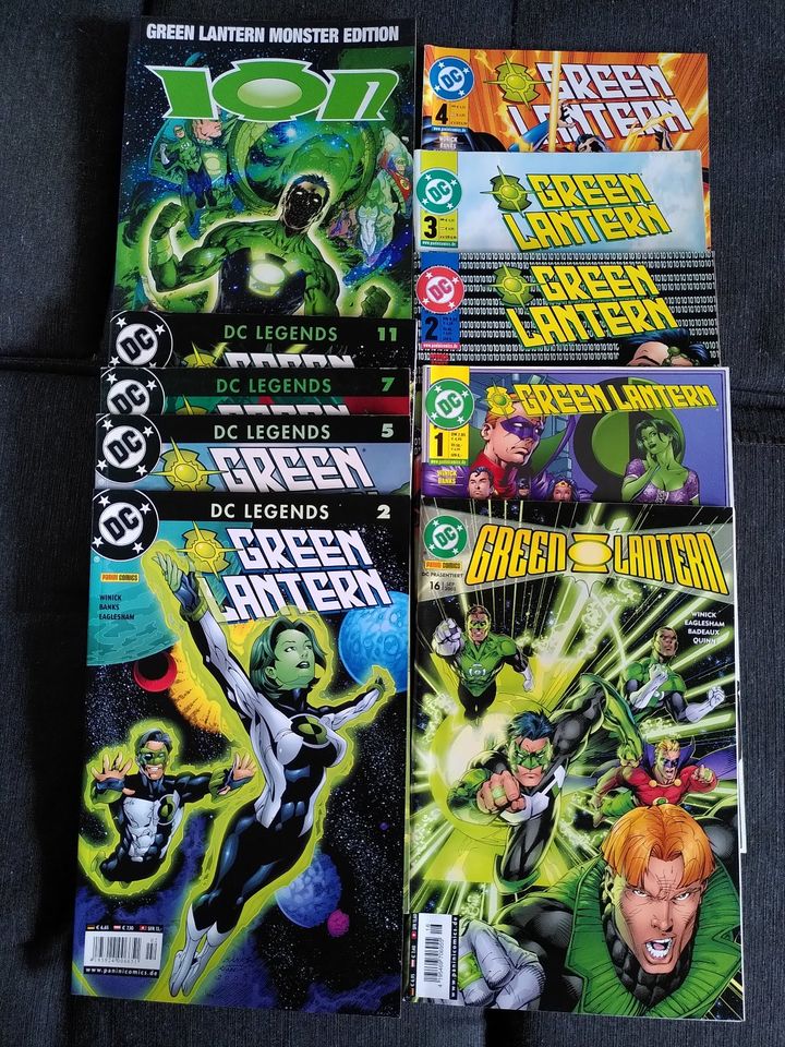 RIESEN GREEN LANTERN PAKET COMICS & FIGUREN in Kassel