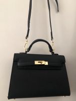 Kleine schwarze Handtasche Umhängetasche mit goldenen Details Hessen - Darmstadt Vorschau