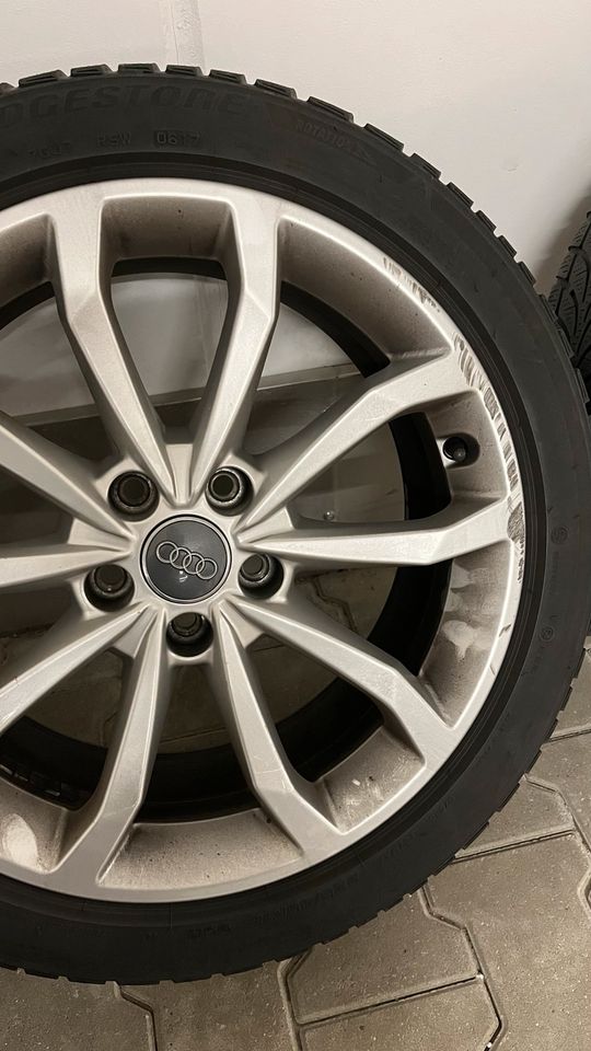 Original Audi Winterkompletträder Felgen 18 Zoll 225/45R18 in Marktoberdorf