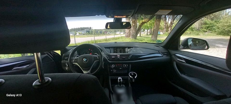 BMW  X1 drive Automatik Allrad Top gepflegt in Isny im Allgäu