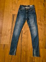 Neuwertig blaue Röhrenjeans Garcia Gr. 26 XS Hessen - Flieden Vorschau
