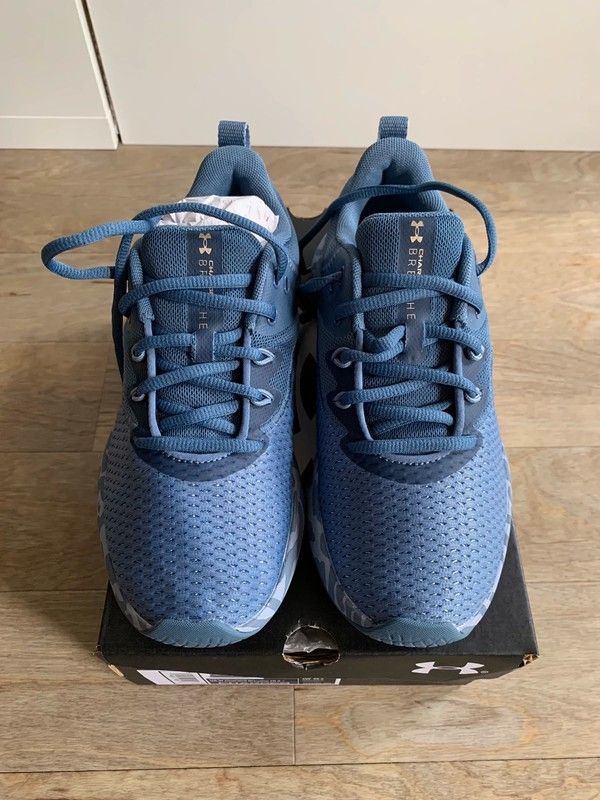 NEU &OVP *UNDER ARMOUR* Sneaker UA Charged Breathe T 3+, Gr. 38,5 in Krefeld