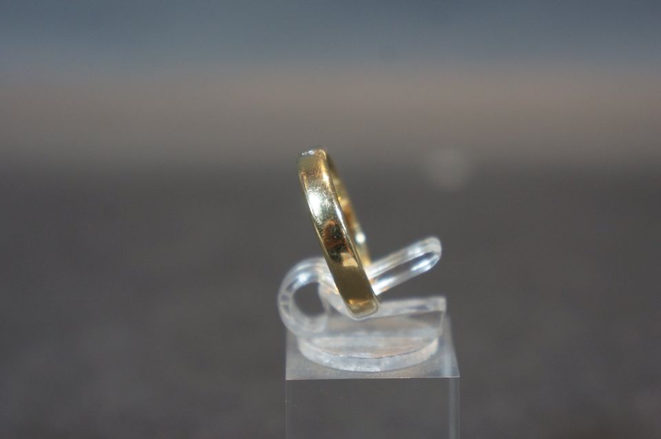 Ring mit Diamantbesatz aus 585er Gelb - Gold in Düsseldorf