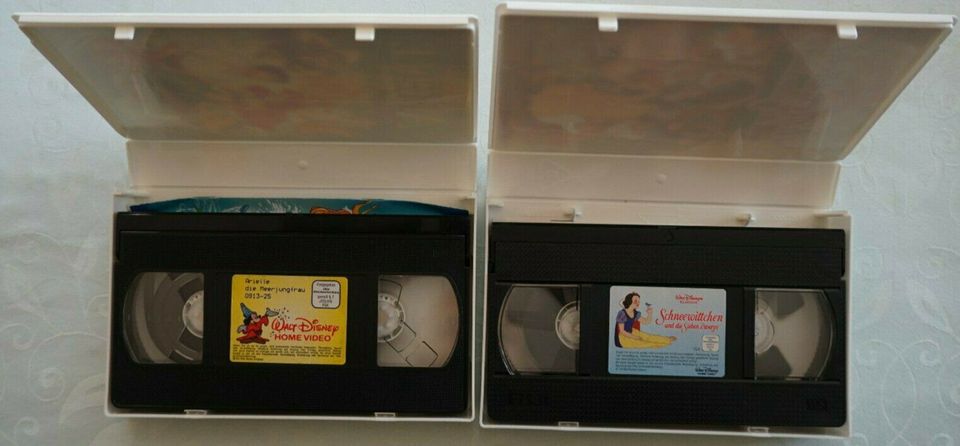 Schneewittchen und Arielle - Original Disney VHS Videos in Mildstedt