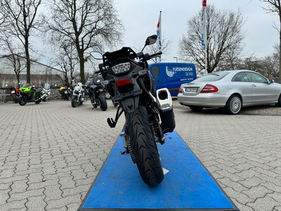 Böwadt-und-Hansen-231-Suzuki-DL-800-V-Strom-blau in Handewitt