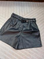 Lederoptik Shorts mit Gürtel Niedersachsen - Melle Vorschau