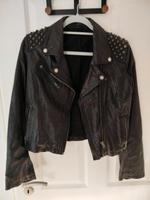 Lederjacke Schwarz freaky nation Gr. s, Nieten, rockig wie neu Schleswig-Holstein - Wittenborn Vorschau