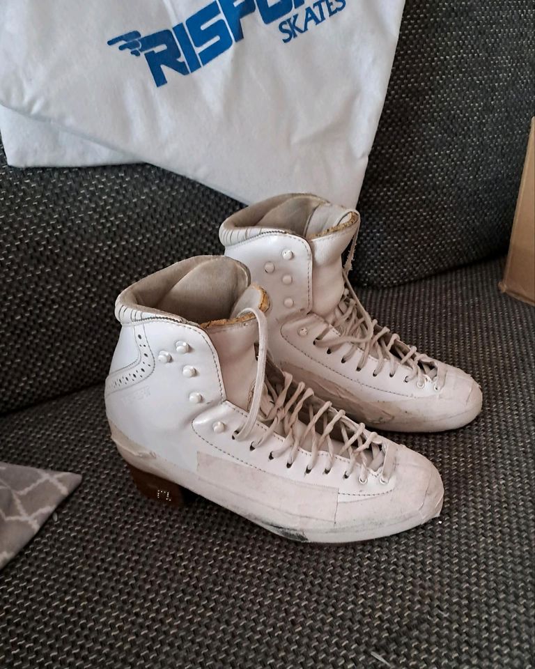 Eiskunstlauf Schlittschuhe Risport RF1 (260, weiß, ohne Kufen) in Berlin