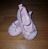 H&M Ballerinas Schuhe rosa Stoff Spitze Gr. 18 19 Dresden - Dresden-Plauen Vorschau