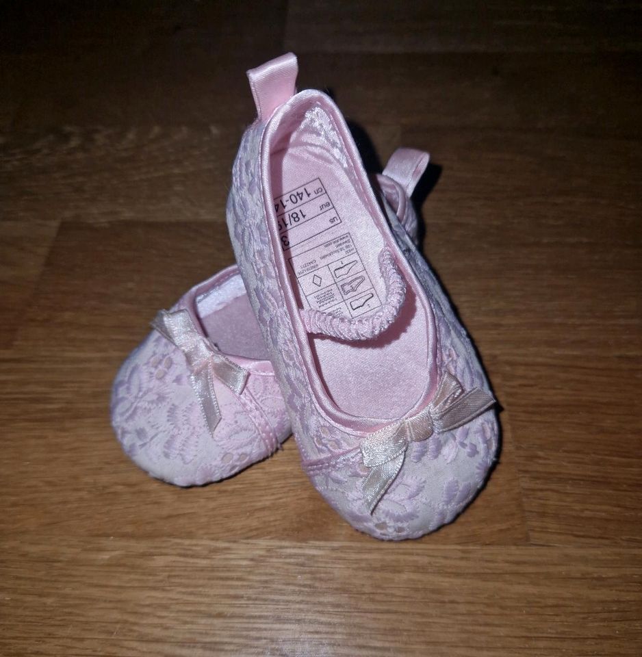 H&M Ballerinas Schuhe rosa Stoff Spitze Gr. 18 19 in Dresden