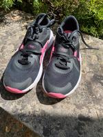 Nike Turnschuhe wie neu gr 39 Bayern - Starnberg Vorschau