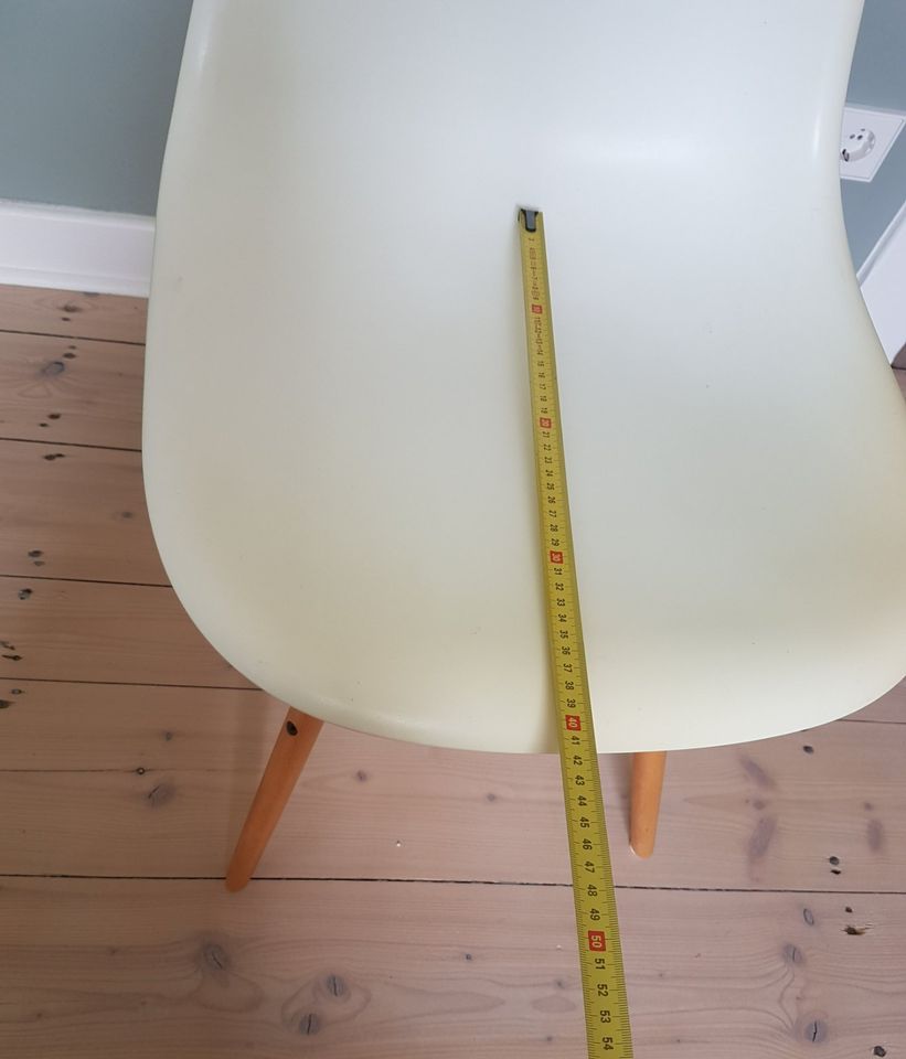Schalen Stuhl weiß aus Kunststoff, Design Esszimmerstuhl in Kreuztal