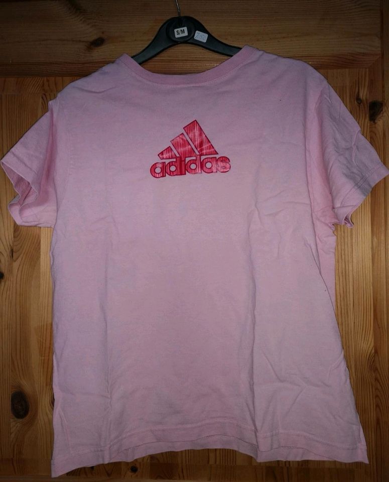 Adidas Shirt / Tshirt mit Print Logo in Köln