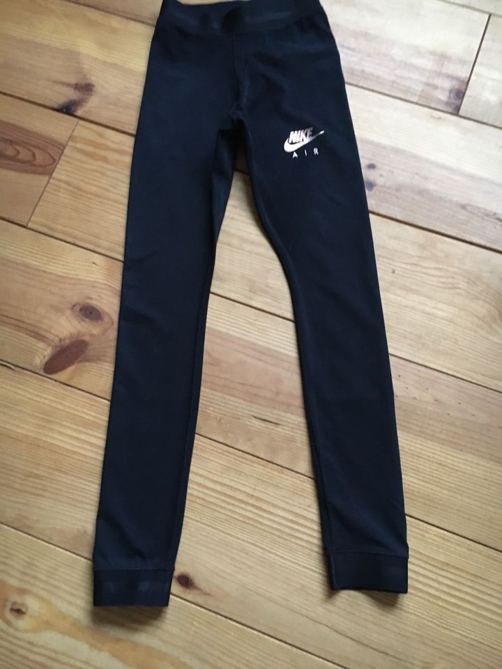 Nike Yoga Fitness Hose Leggings XS 34 neuwertig in Bobenheim am Berg