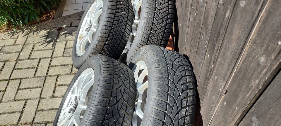 Winterräder/Winterreifen mit Felge 205/55 R16 von Dunlop in Hohenmölsen