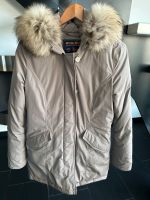 Woolrich Damen Winterjacke beige/taupe Größe S Nordrhein-Westfalen - Lübbecke  Vorschau