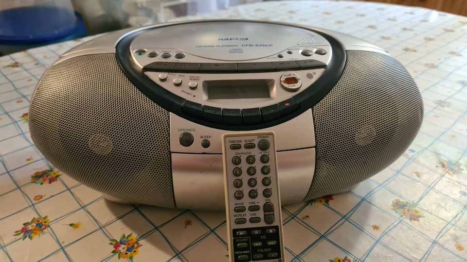 Radio CD Player Kasette in Leipzig