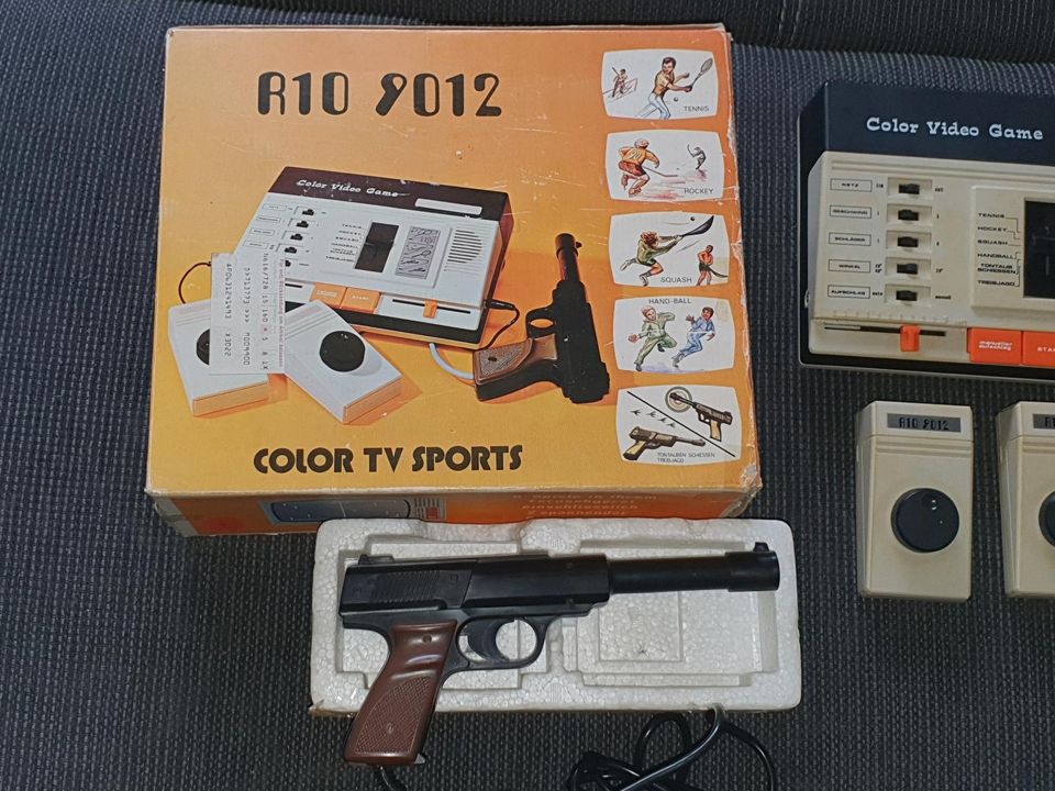 Retro Konsole R10 9012 Color TV Sports Pistole Controller in Bad Bergzabern
