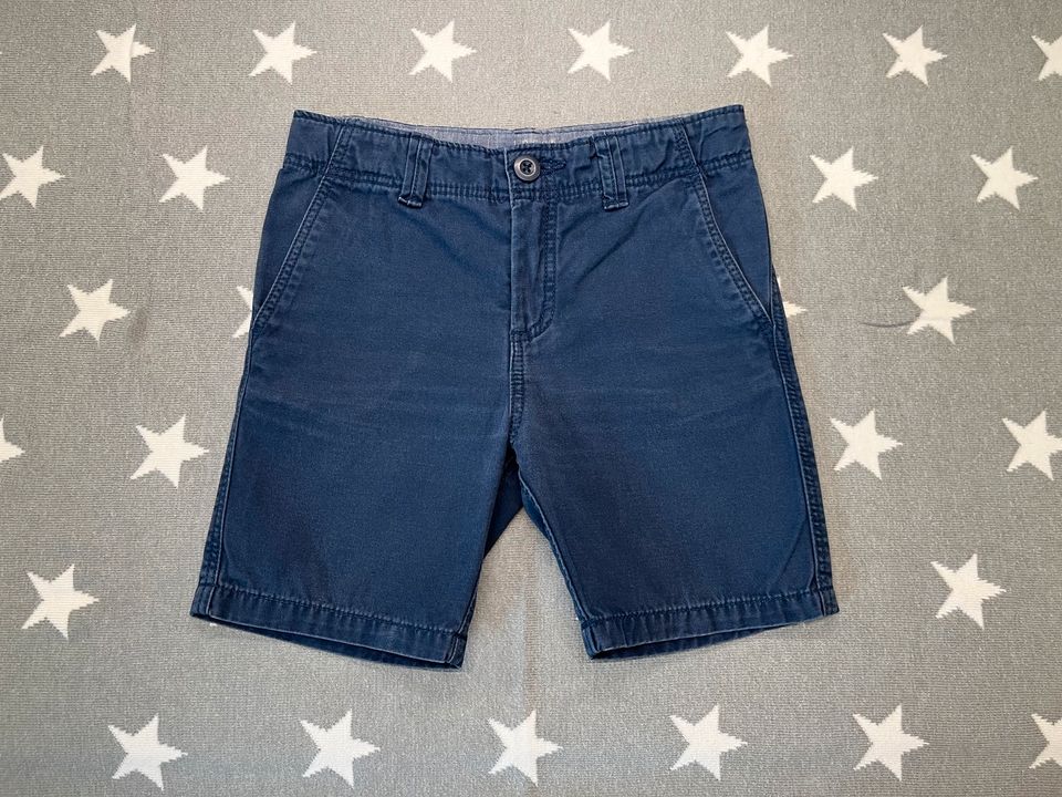 Kurze Hose Chino Shorts blau von H&M Gr. 104 in Barnstorf