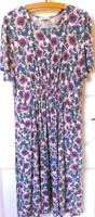 Kleid Kurzarm Jerseykleid von Boden - Gr M - Blumen blau bunt Berlin - Köpenick Vorschau
