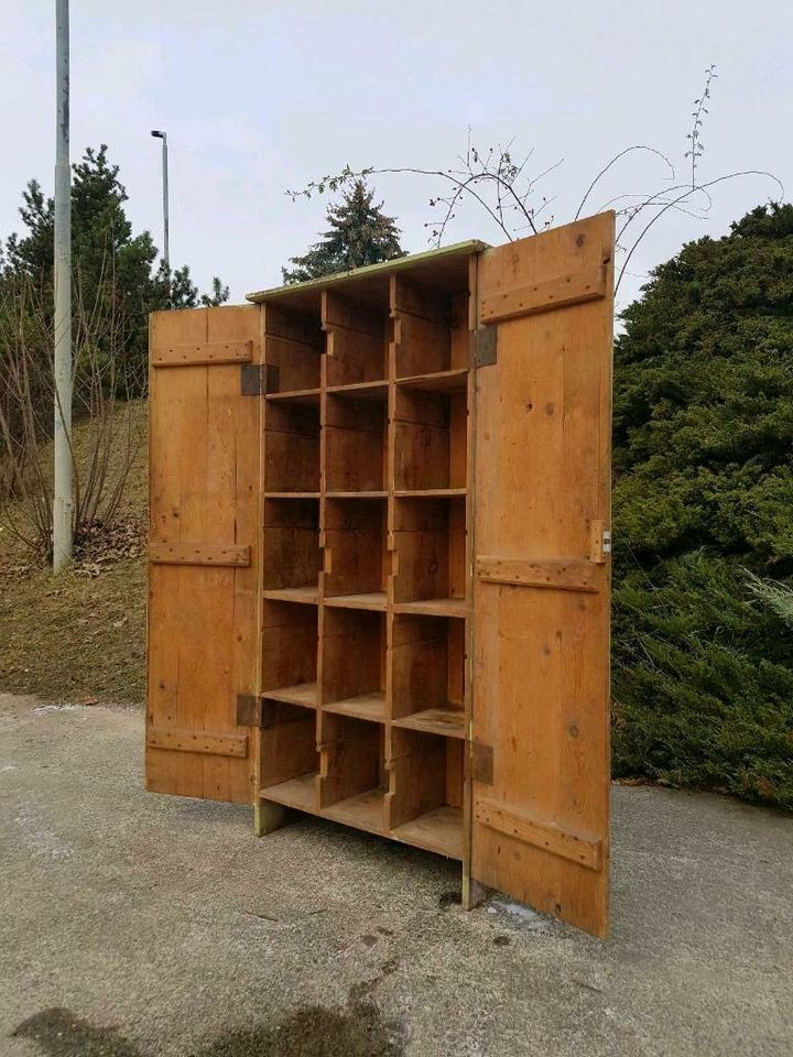 Antik ❤ Industrie Loft Schrank Shabby Chic in Dresden