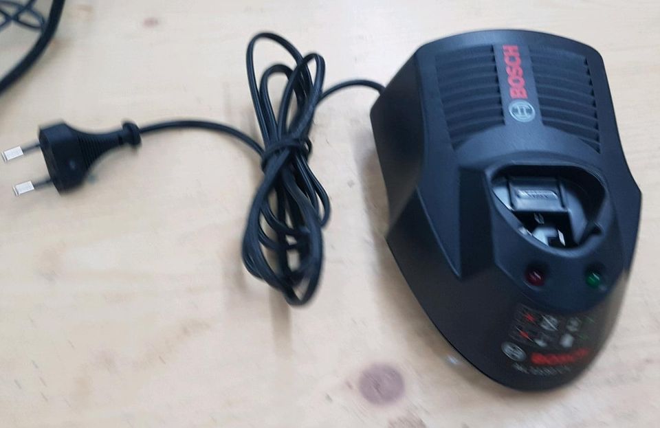 Original Bosch Ladegerät AL1130CV für 11,8V und 12V, wie neu in Lampertheim