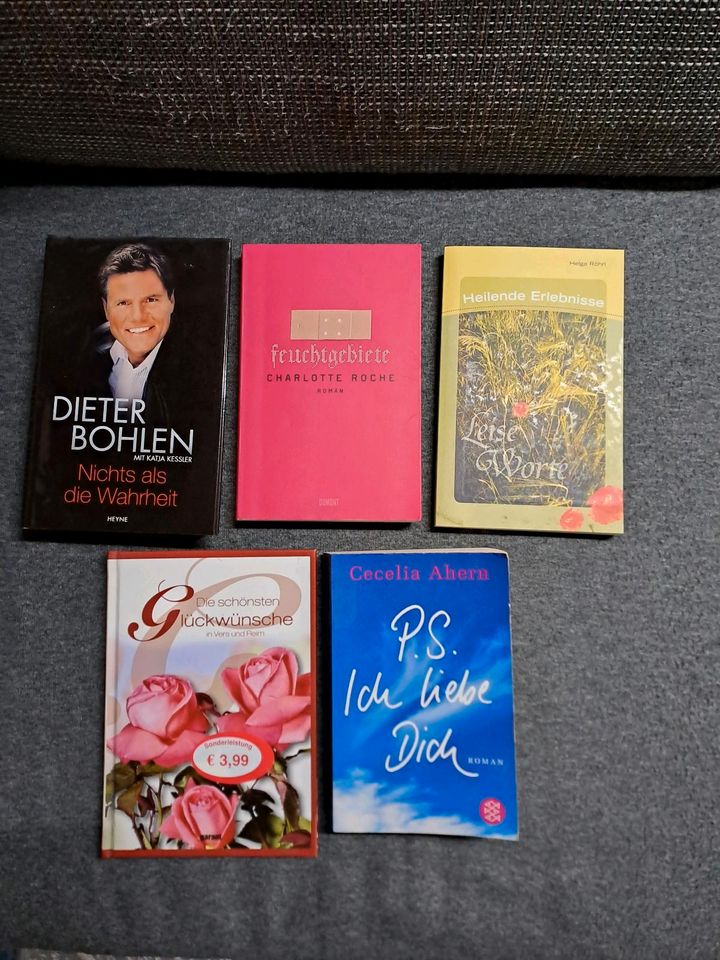 verschiedene Bücher in Burgoberbach