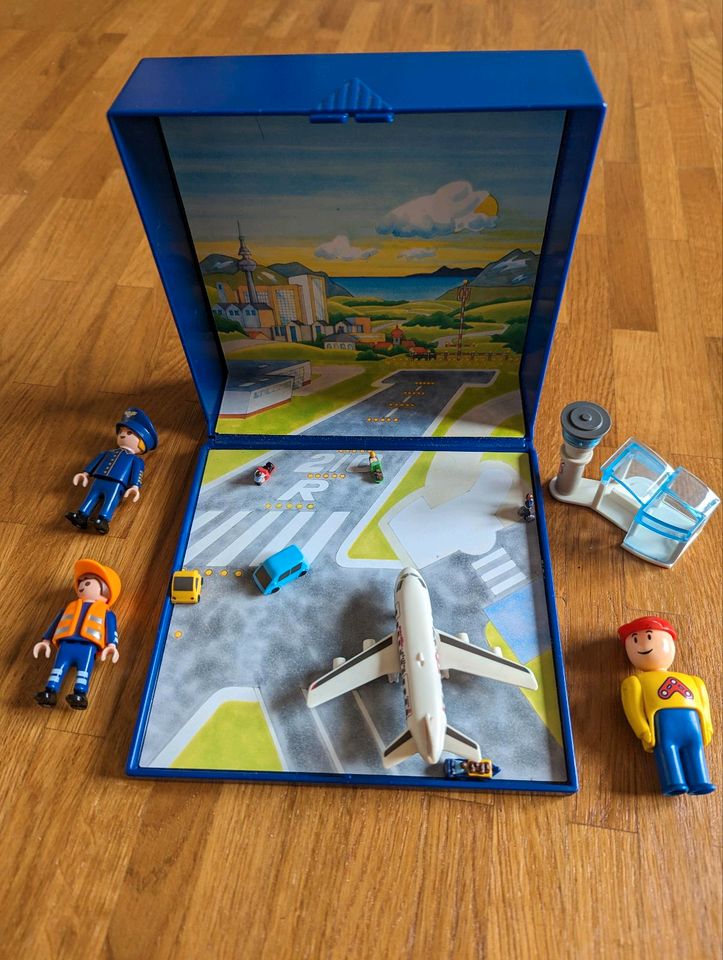 Playmobil Flughafen Spiele Kiste in Staufen im Breisgau