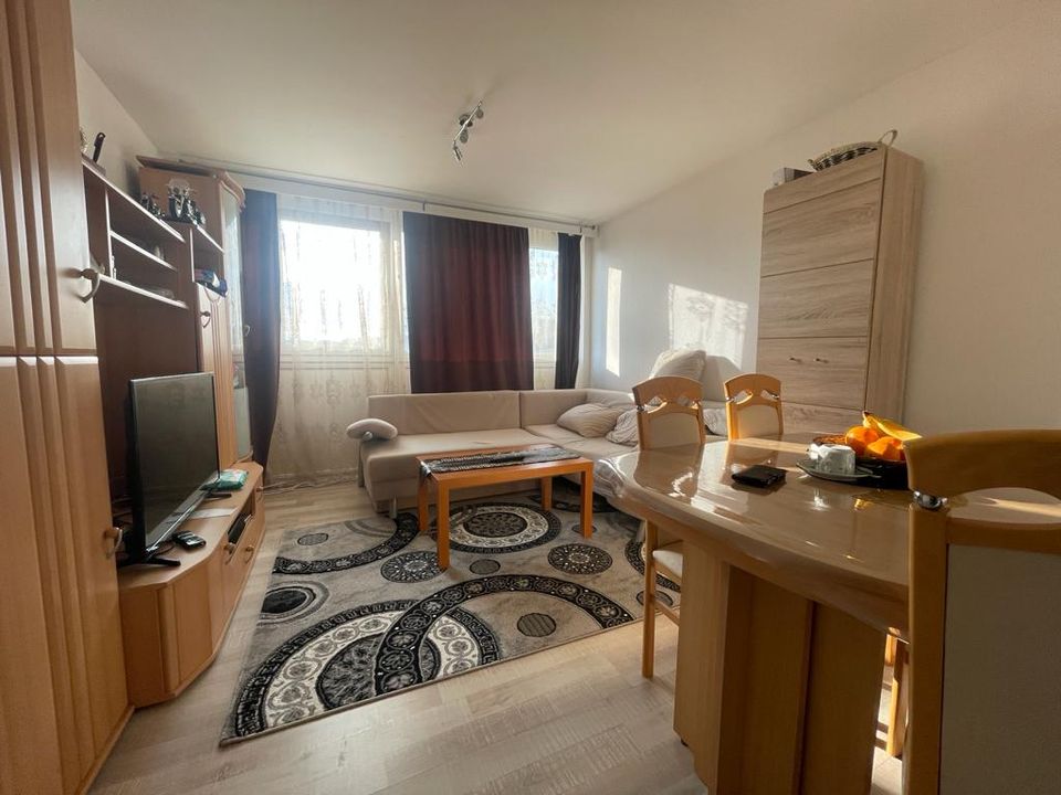 Helle 1-Zimmer Wohnung mit Einbauküche, Balkon und Weitblick in Sindelfingen