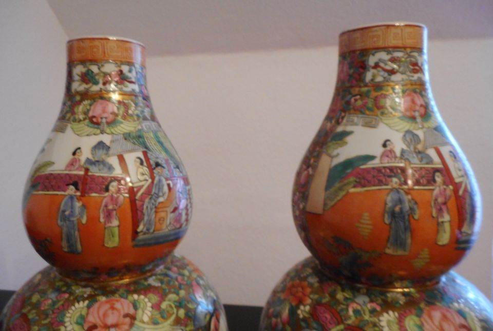 2 große Chinesische Vasen, Zhongguo Zhi Zao, handbemalt, in Hamburg