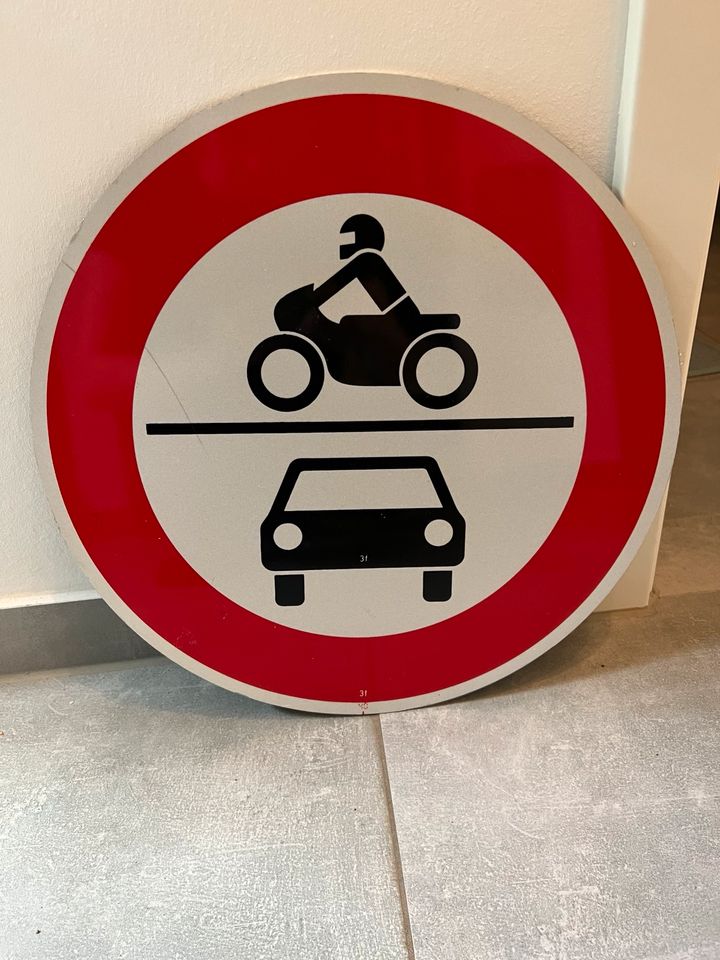 Verkehrsschild Verbot für Krafträder und Kraftwagen zu verkaufen in Leipzig