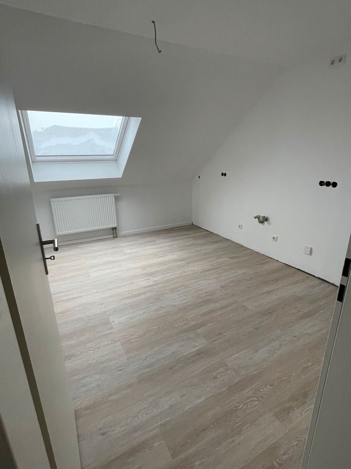 3 Zimmer Dachgeschosswohnung - frisch Renoviert - ruhige Lage in Sülzfeld
