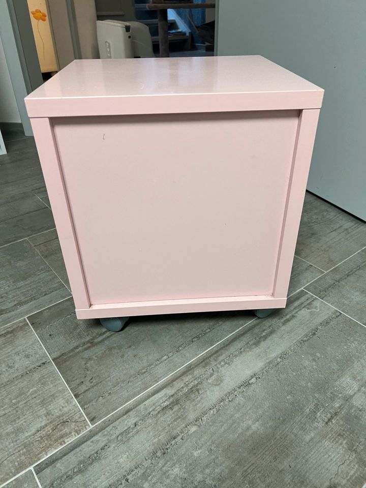 Würfel in rosa von Ikea in Knetzgau