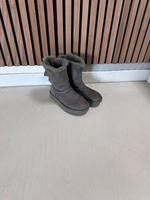 UGG Boots Grau Winterstiefel München - Trudering-Riem Vorschau