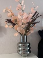 Vase mit Kunstblumen und Kunstzweige Niedersachsen - Cloppenburg Vorschau