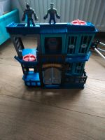 Batman Gotham City Jail & 2 Figuren Nordrhein-Westfalen - Breckerfeld Vorschau