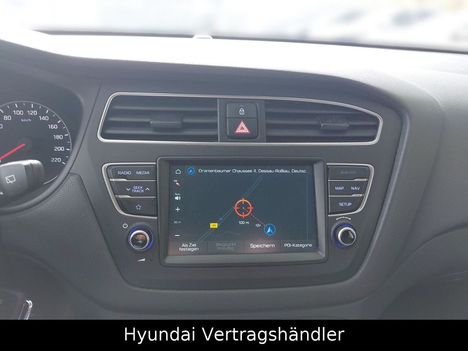 Hyundai i20 Active Trend/NAVI/1 Satz WR/Anhängekupplung in Dessau-Roßlau
