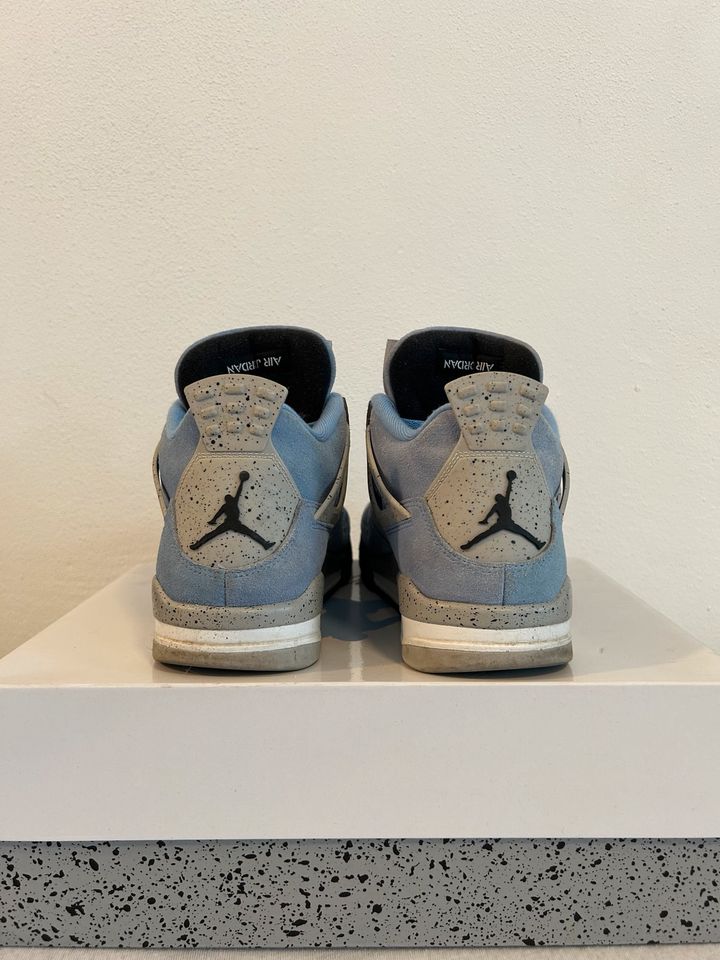 Jordan 4 University Blue (UNC) 44,5 in Prien