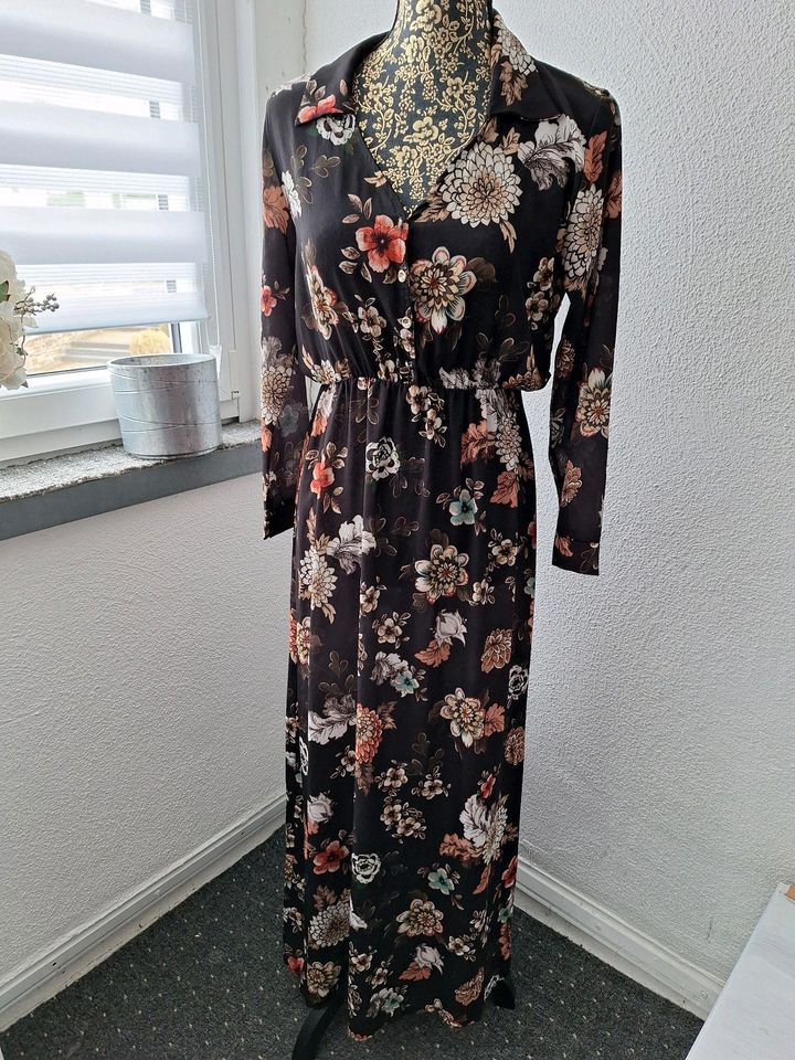 Kleid Blumen in Weißenthurm  